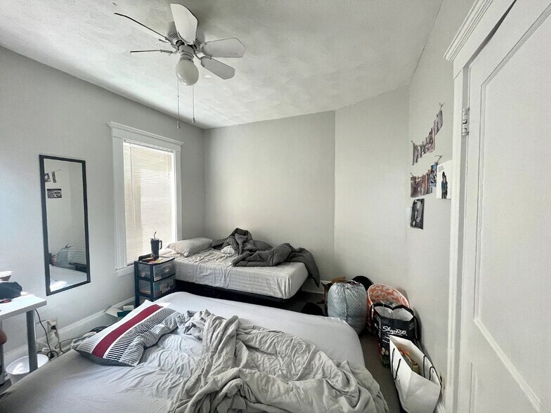 Building Photo - 38 George St