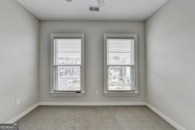 Building Photo - 2083 Holtz Ln