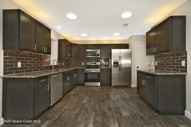 Building Photo - 540 Elliott Dr