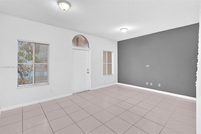 Building Photo - 107 S Santa Catalina Cir