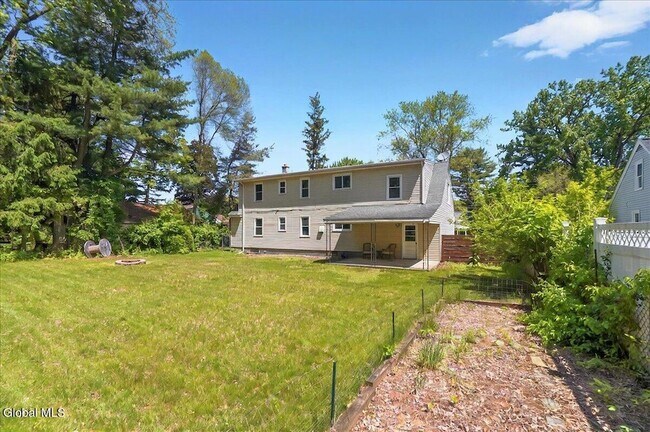 Building Photo - 4 Willey St