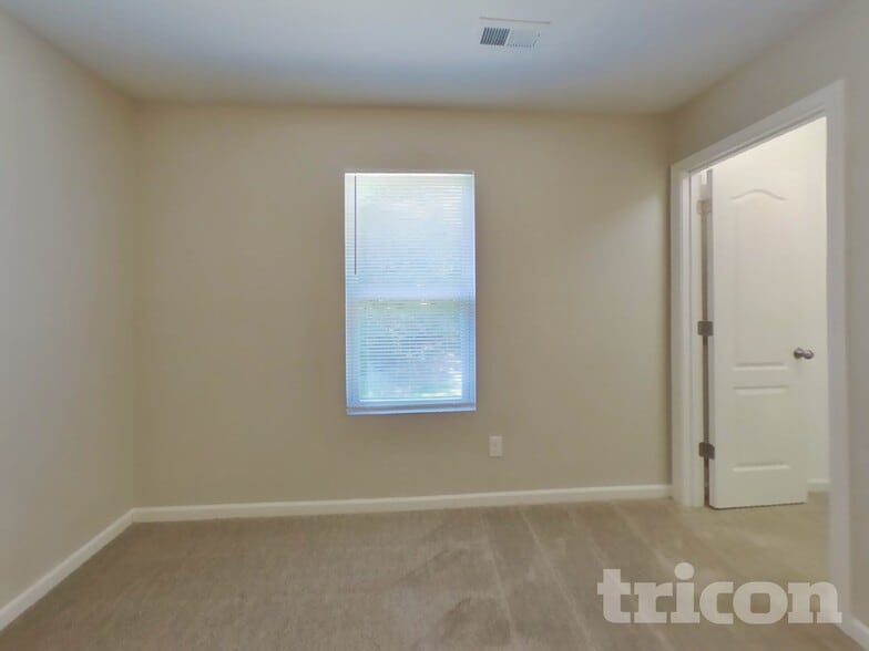 Building Photo - 4600 Montelena Dr