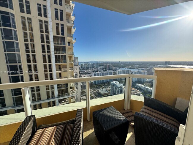 Building Photo - 17875 Collins Ave