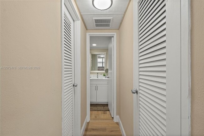 Building Photo - 4250 Galt Ocean Dr