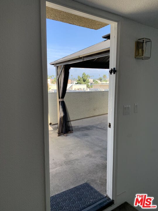 Building Photo - 420 S Harvard Blvd