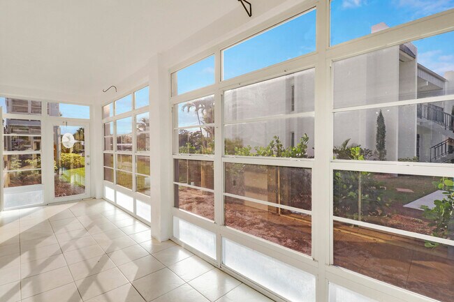 Building Photo - 964 NW Spruce Ridge Dr