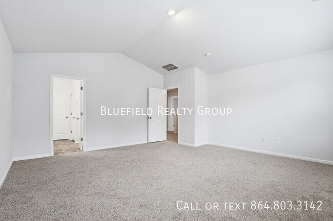 Building Photo - 227 Millen Dr