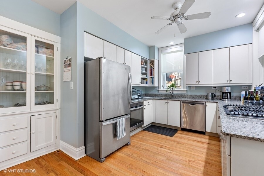 Building Photo - 935 Judson Ave