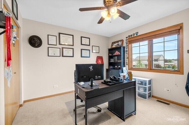 Building Photo - 610 High Grove Dr