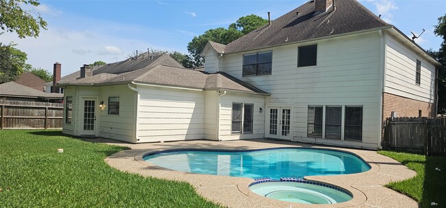 Building Photo - 930 Caswell Ct