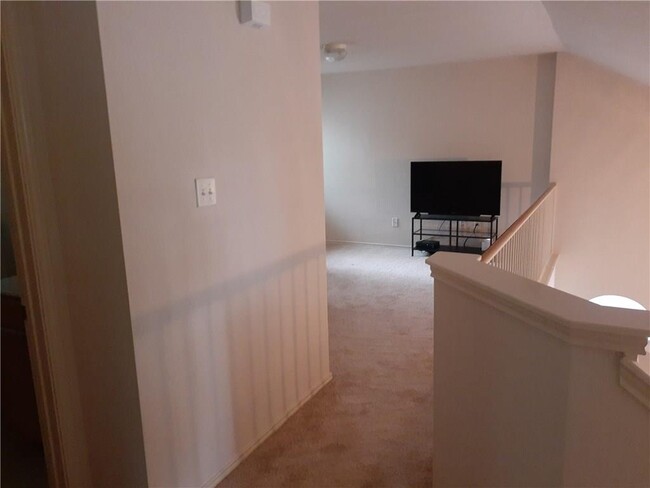 Building Photo - 3725 Castle Rock Dr