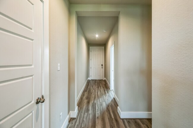 Building Photo - 3308 Bristol Motor Pass