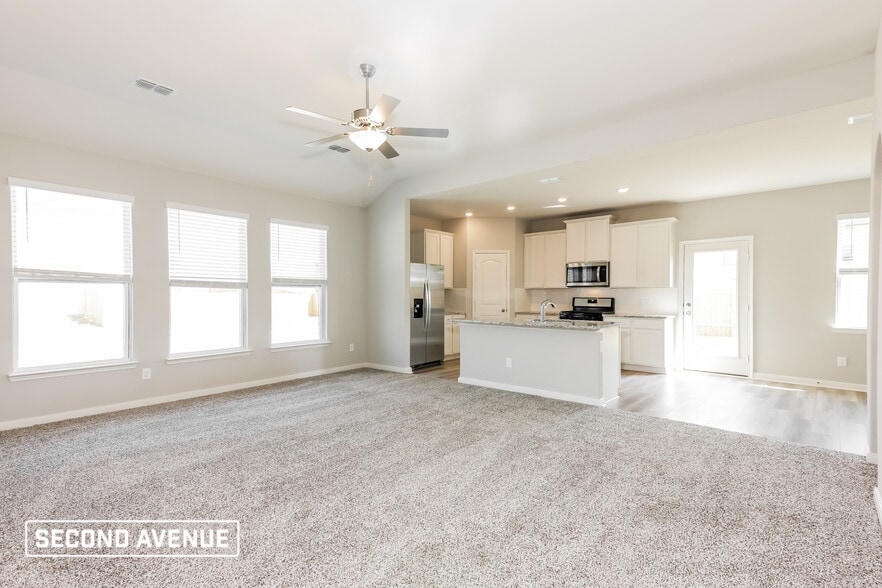 Building Photo - 613 Emerson Dr