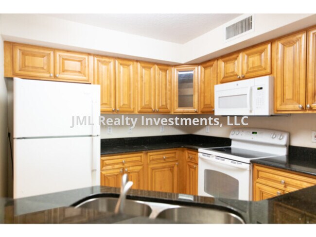 Building Photo - 2 bedroom 2nd story Condo in the Gate Bona Vista Community of Altamonte
