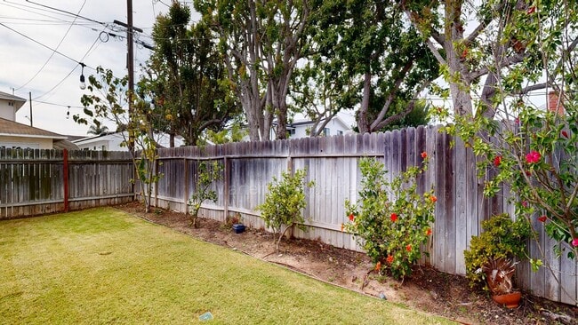 Building Photo - 19th St