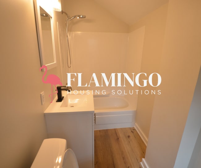 Building Photo - 1808 E 4th St