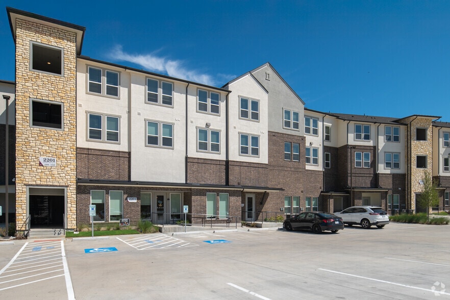 Exterior - Gala at Ridgmar