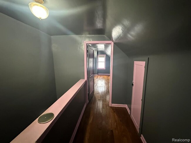 Building Photo - 7785 Mettetal St