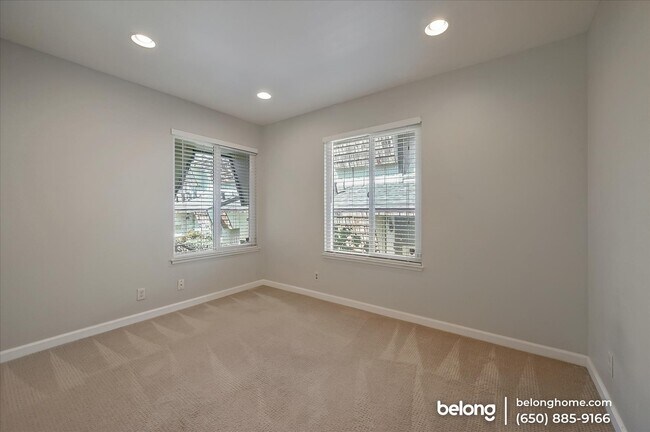 Building Photo - 3700 Athy Dr