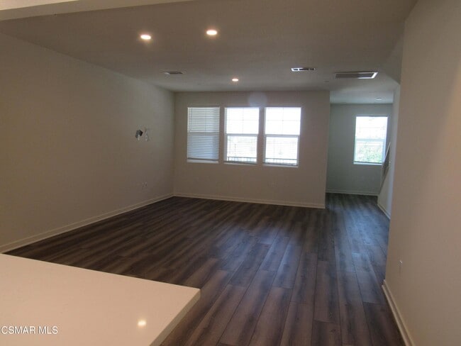 Building Photo - 527 Winchester Dr