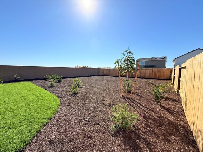 Building Photo - 10370 Bayson Wy