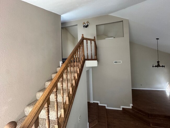 Building Photo - Elegant 4-Bedroom, 3-Bath Home in Prime Cul-de-Sac Location