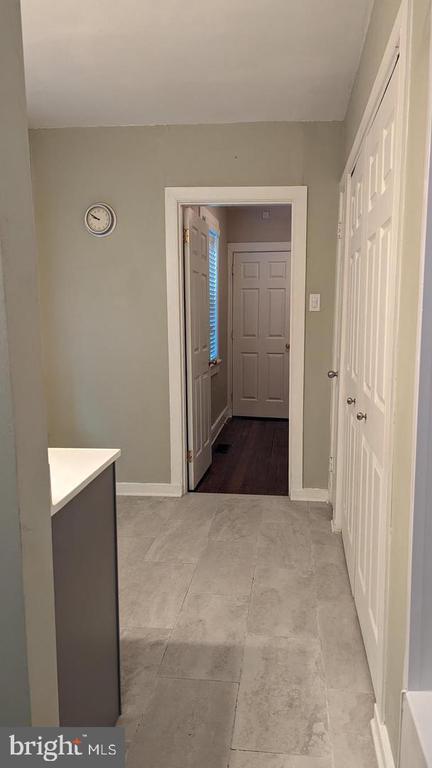 Building Photo - 124 W Hamburg St