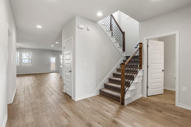 Building Photo - 1701 Jacey Way