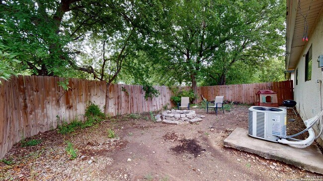 Building Photo - 2211 Muddy Peak Dr