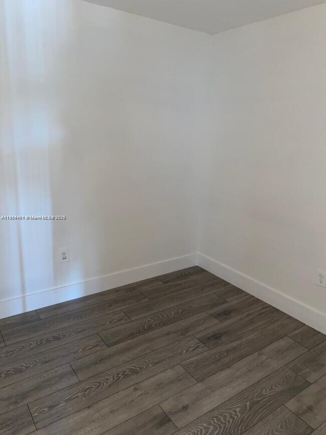 Building Photo - 2575 SW 27th Ave