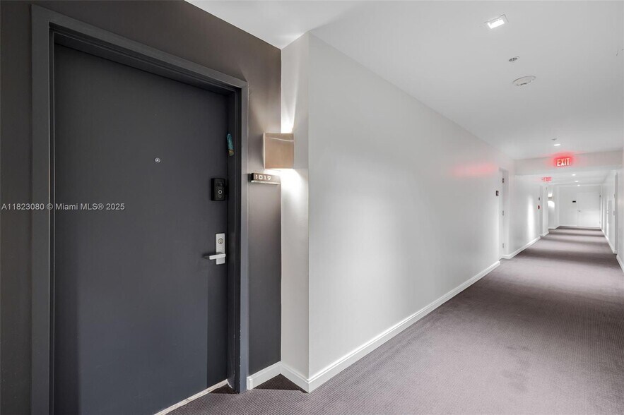 Building Photo - 325 S Biscayne Blvd
