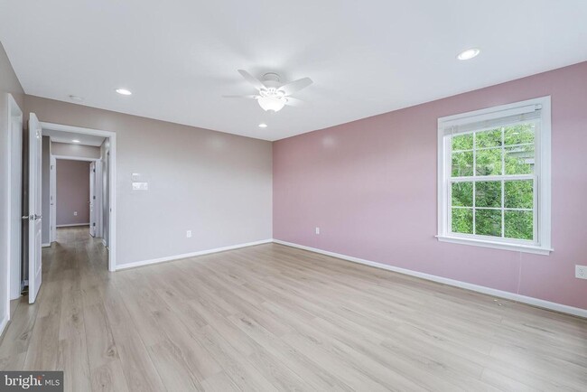 Building Photo - 42785 Hay Rd