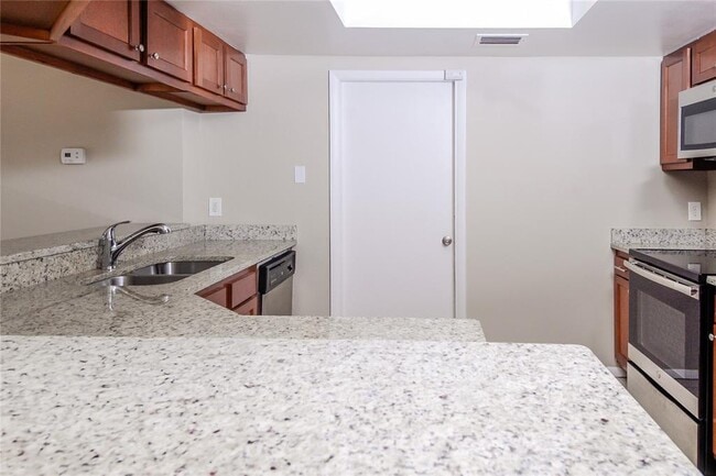 Building Photo - 4739 Whiteway Dr