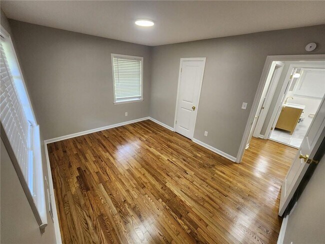 Building Photo - 1195 Starline Dr