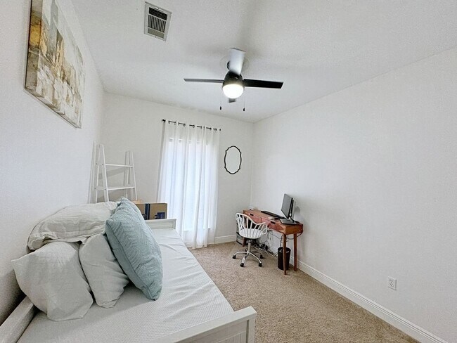 Building Photo - 10473 E Springwind Ct