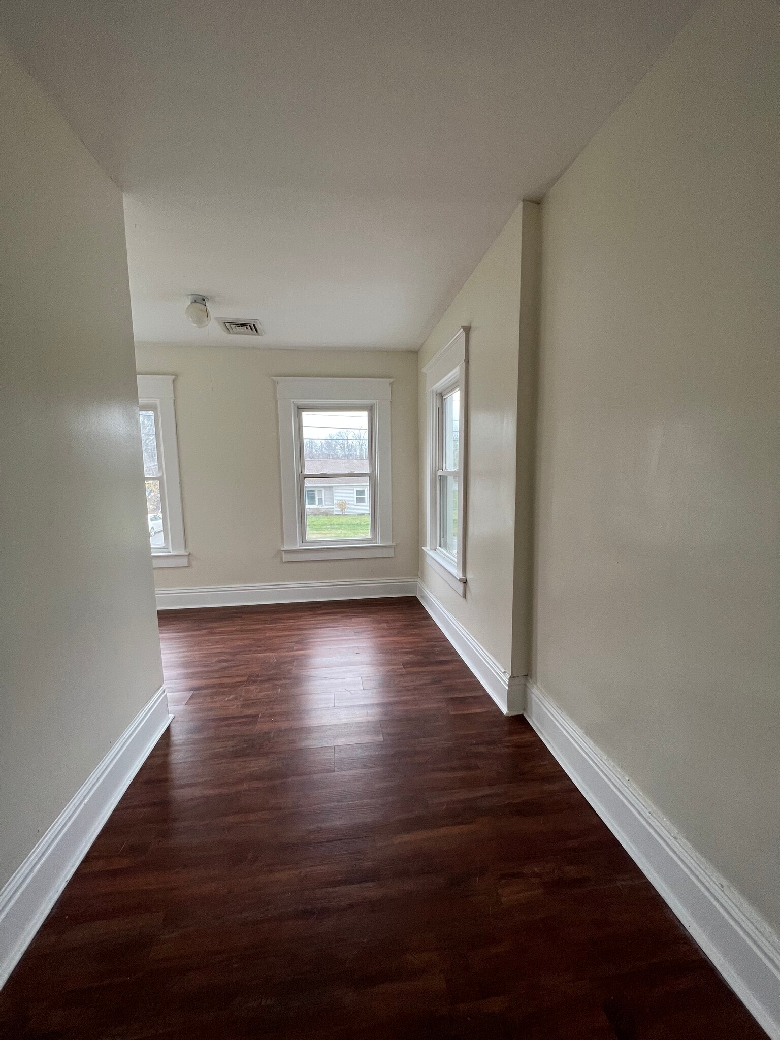 Building Photo - 421 NY-146