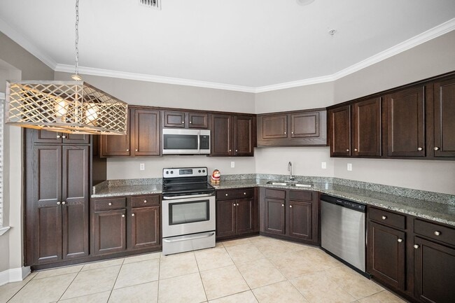 Building Photo - 2BR/2BA Townhome in Gulf Shores