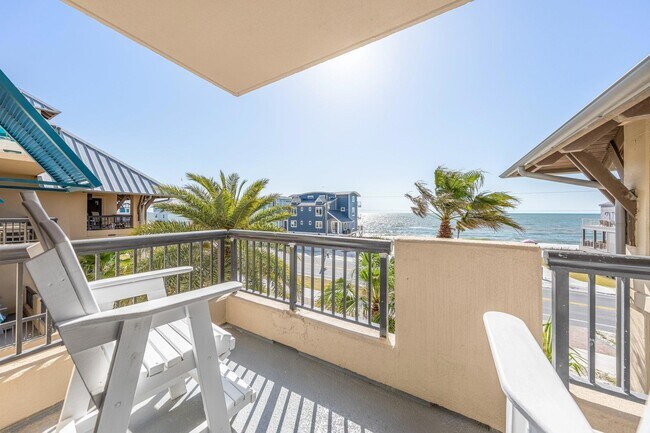Building Photo - Gulf View Three-Bedroom