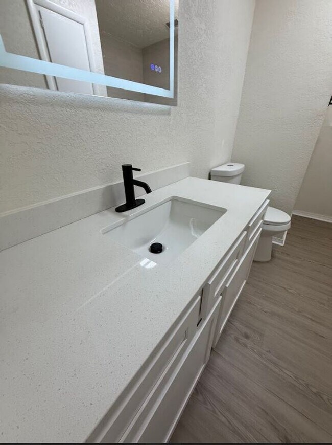 Building Photo - 5 Bedroom Rent to Own Home Available!