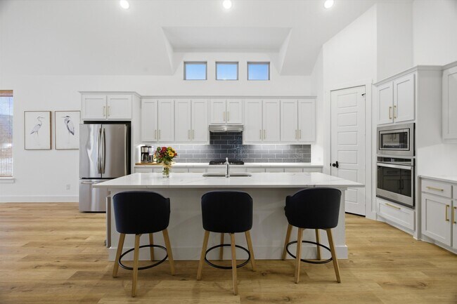 Building Photo - 6033 Strada Cv