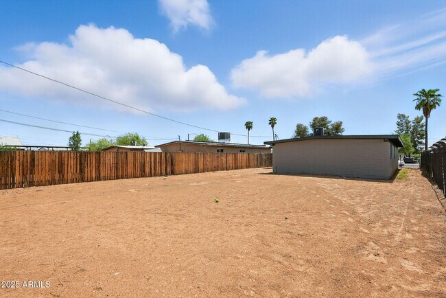 Building Photo - 130 W Harding Ave