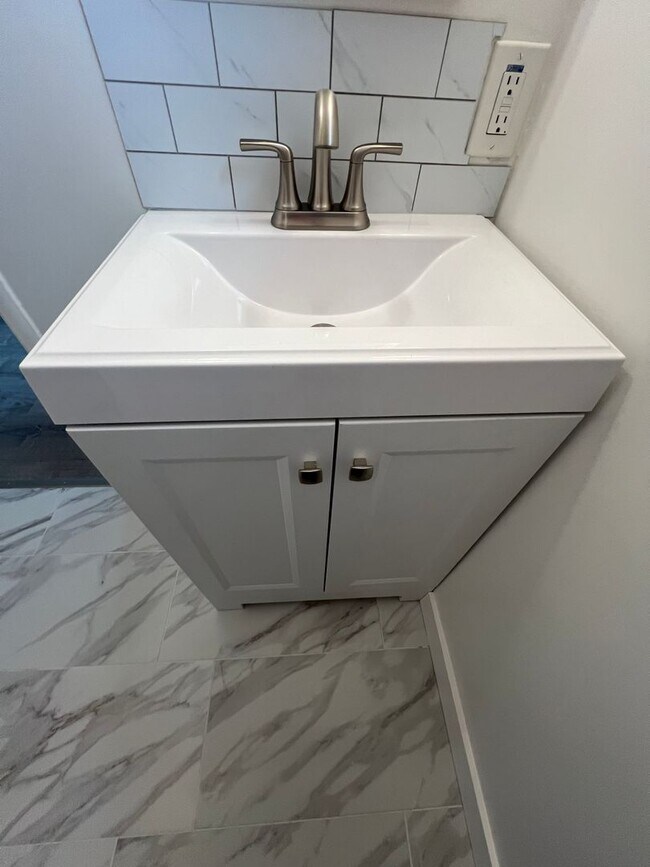 Building Photo - Updated Granny Unit-Prime Montgomery Villa...