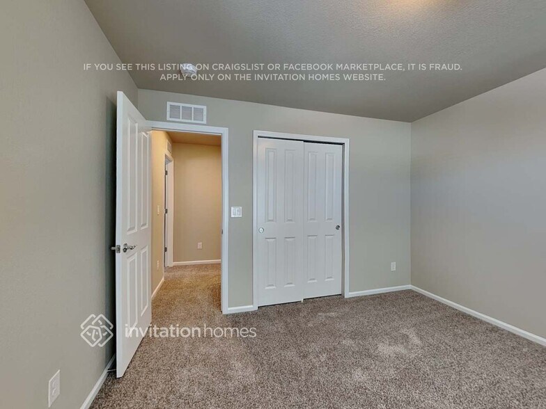 Building Photo - 11237 House Finch Ln