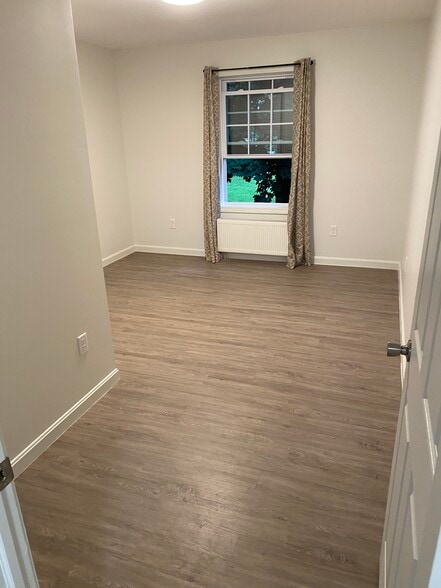 Building Photo - 406 4th St