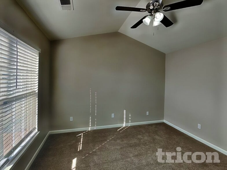 Building Photo - 1330 Nadies Ct