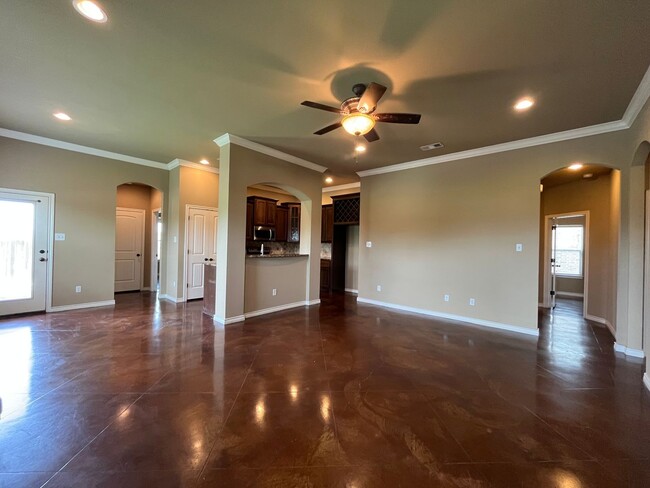 Building Photo - Single Family Homes for Lease in Surrey Vi...