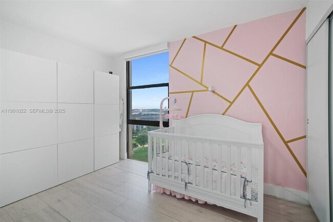 Building Photo - 20301 W Country Club Dr