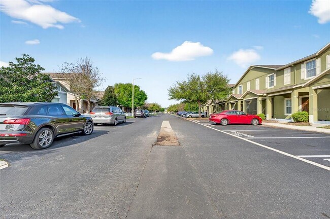Building Photo - 2713 Lantern Hill Ave