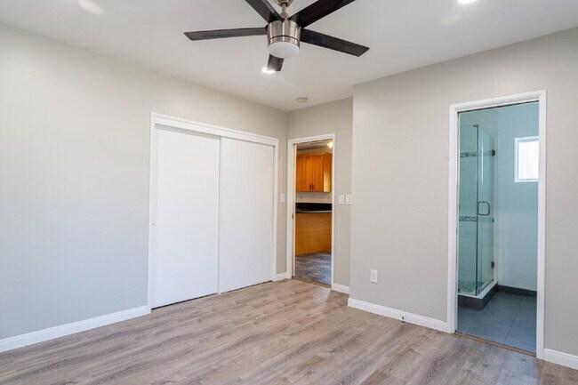 Building Photo - 6765 Lemon Ave