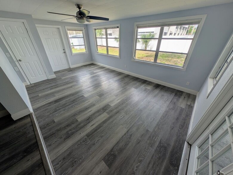 Building Photo - 7173 Darien Way